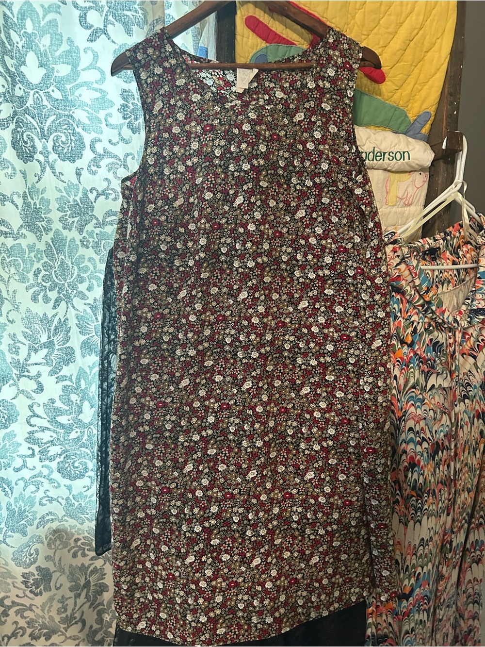 Sleeveless Floral Shift Dress - Burgundy, White & Green